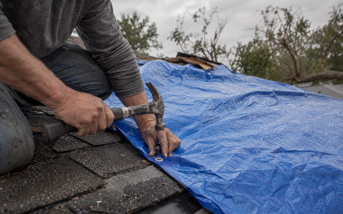 Emergency roof tarping contractor